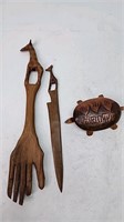 Wood utensil ornament & Turtle lot