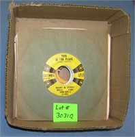 Mixed group of vintage 45 RPM records