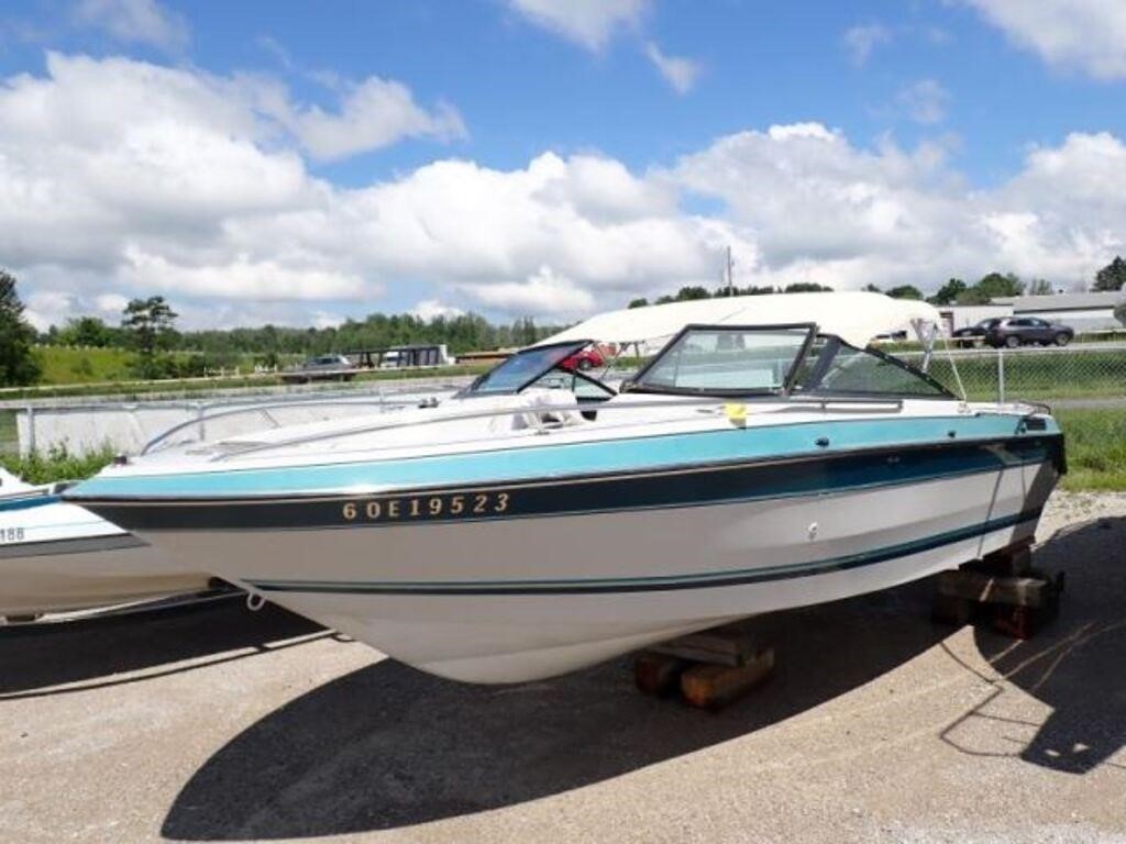 1988 Century 3500 Sport LX 20 Ft Bowrider