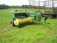 JOHN DEERE 327 BALER w/ 30 THROWER