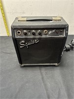 Squire amp powers on