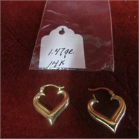 14k Gold heart shaped earrings.