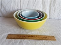 Pyrex Nesting Bowls