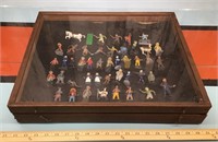 Vtg. display case w/ metal soldiers