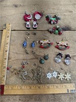 Vintage Christmas Jewlery earrings lot