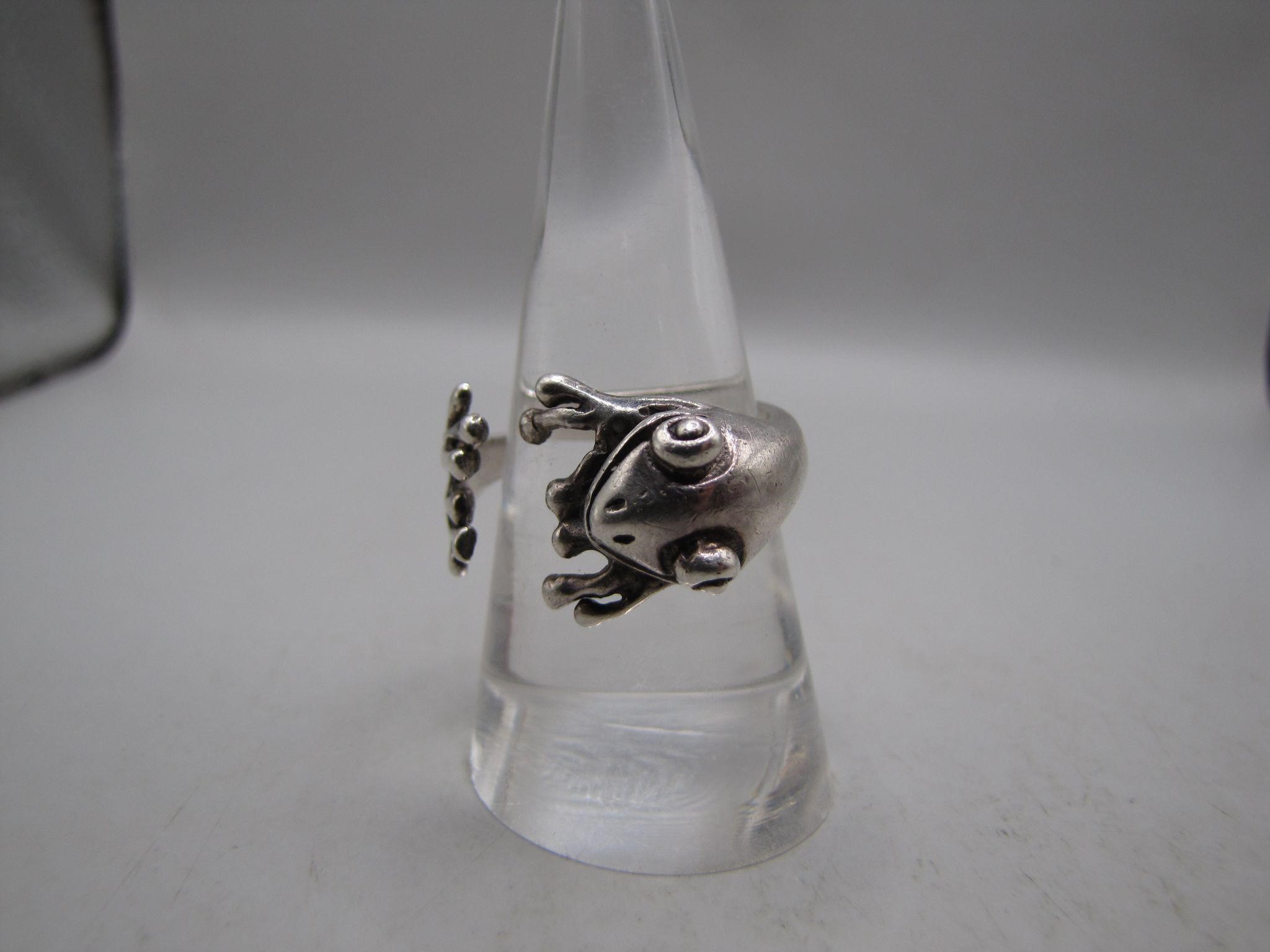 Size 9 Sterling Silver Cute Frog Ring
