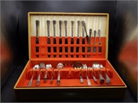 Silverplated Flatware & Holmes Lined Chest