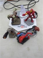 Disney Infinity Portal w 6 Marvel Figures Game Pad