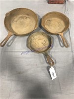 3 Cast iron pans