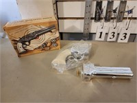 Volcanic Repeating Pistol  - Avon - full w/box