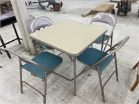 CARD TABLE WITH 4 CHAIRS