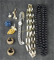 Royal Dynasty 17 Jewel Watch & Costume Jewelry