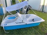 Sun Dolphin 5 Paddle Boat w/Canopy