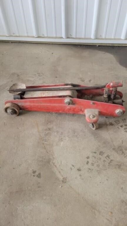 Hydraulic floor jack