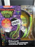 NINJA TURTLES HEADPHONES RETAIL $30