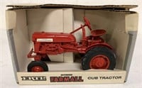 1/16 Farmall Cub Tractor,NIB