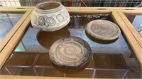 ANCIENT EGYPTIAN POTTERY PLATES AND VASE