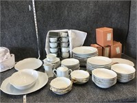 Lorenz Hutschen Reuther China Set  Germany