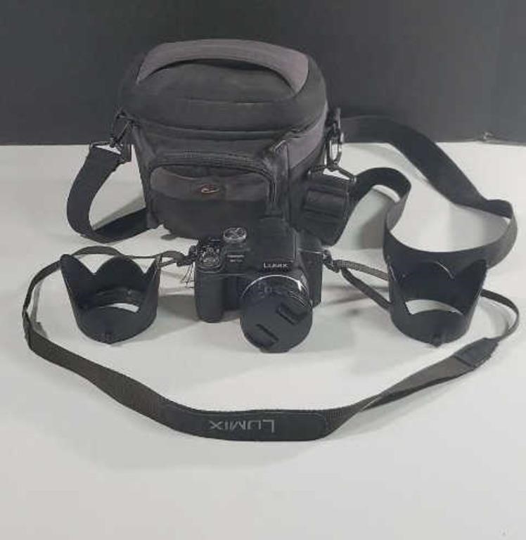 Panasonic Lumix DMC-FZ18 DSLR Camera with Lens