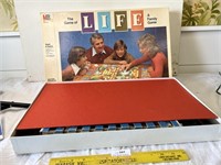 Vintage Milton Bradley Life Board Game