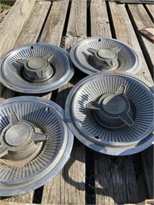 Pontiac hub caps