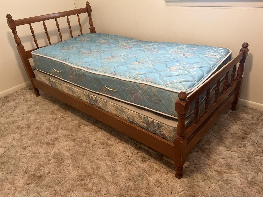 Twin bed frame (can be made into bunk beds )