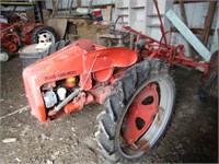 AC -G  TRACTOR ,  W/ MANUAL LIFT, LIKE NEW TIRES,
