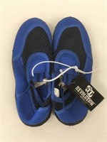 New Revolution Boys Size M 13-1 Water Shoes