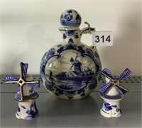 DELFT CRUET, S & P SHAKER MADE IN HOLLAND