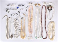 Group of 22Pcs Assorted  Pearl Jewelry