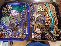 2 TRAYS NECKLACES