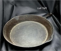 8 Cast Iron Pan