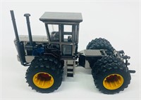 Versatile 125 4wd 1/32 Toy Farmer BLACK CHROME