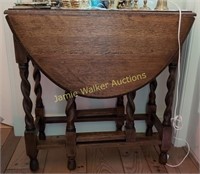 Antique Oak Gate Leg Drop Leaf Table With Barley