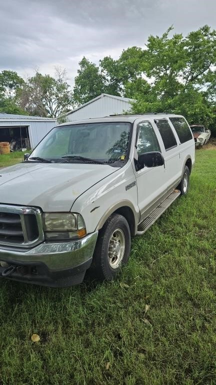 2004 Ford Excursion Eddie Bauer Diesel runs and