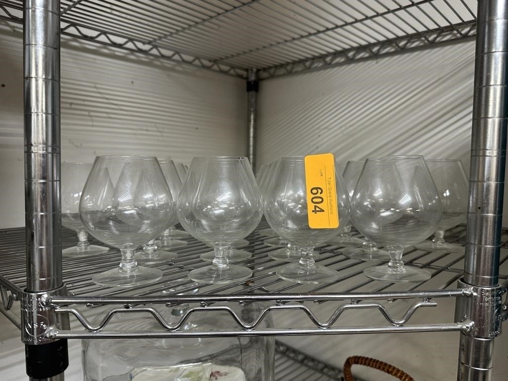 LOT OF 18 GLASS BRANDY GLASSES