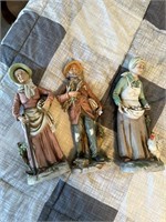 3 figurines