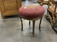 ANTIQUE VICTORIAN STYLE STOOL