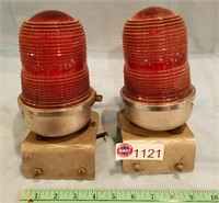 (2) FEDERAL SIGN & SIGNAL CO FLASHING RED LIGHTS