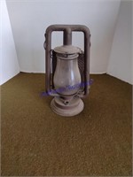 Kerosene lantern