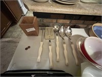 FIVE PIECE CUTCO UTENSIL SET WITH HOLDER