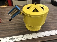 TOY WASHER VINTAGE METAL