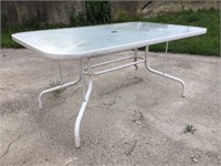 Whtite Outdoor Patio Table