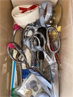 Box of sewing notions, see photos