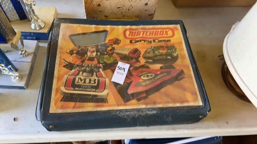 Vintage Matchbox carry case