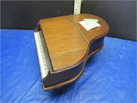 BABY GRAND PIANO MUSIC/JEWELRY BOX (STAMPED)