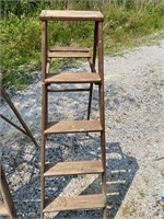 5 ft wooden step ladder