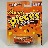 HOT WHEELS REESE'S PIECES VW MICRO BUS NIP