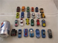25 petites voitures de collection