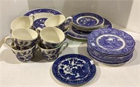 Vintage dinnerware w/Oriental theme including